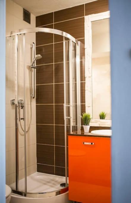 Studio In The Center -Easy Access From The Airport Kraków Zewnętrze zdjęcie
